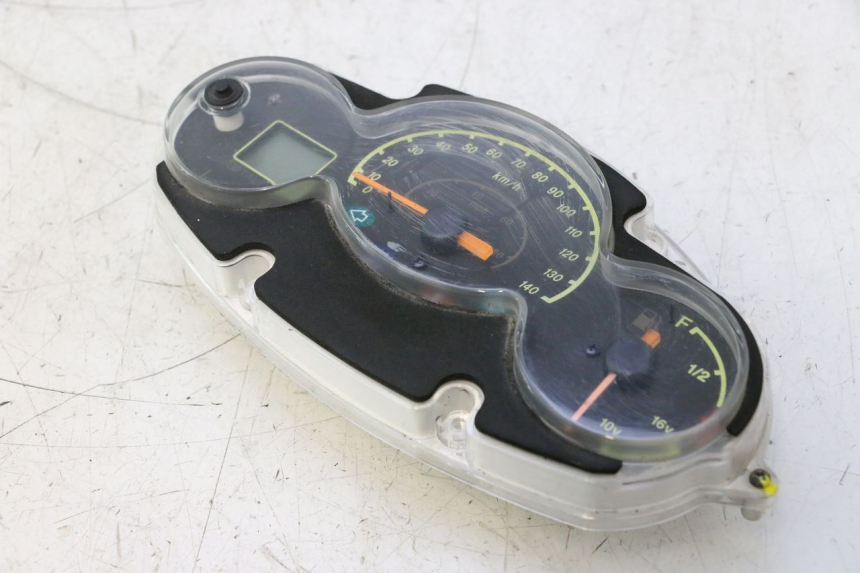 photo de TACHOMETER YAMAHA YP MAJESTY 125 (2002 - 2006) - Oberflächenzustand und Material