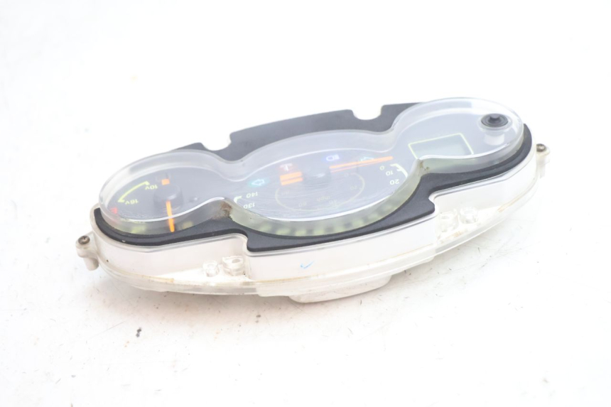 photo de TACHOMETER YAMAHA YP MAJESTY 125 (2002 - 2006) - Details der Befestigungspunkte