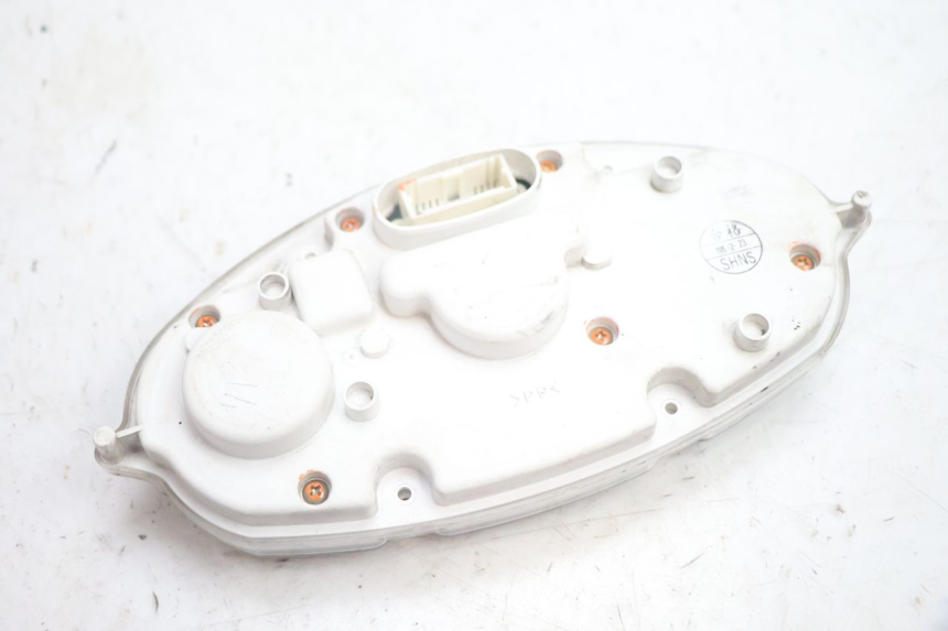photo de TACHOMETER YAMAHA YP MAJESTY 125 (2002 - 2006) - Oberflächenzustand und Material