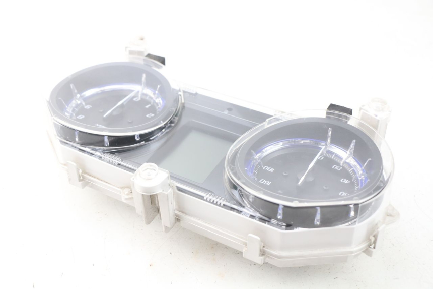 photo de TACHOMETER  YAMAHA YP T-MAX TMAX 530 (2017 - 2020) - Details der Befestigungspunkte