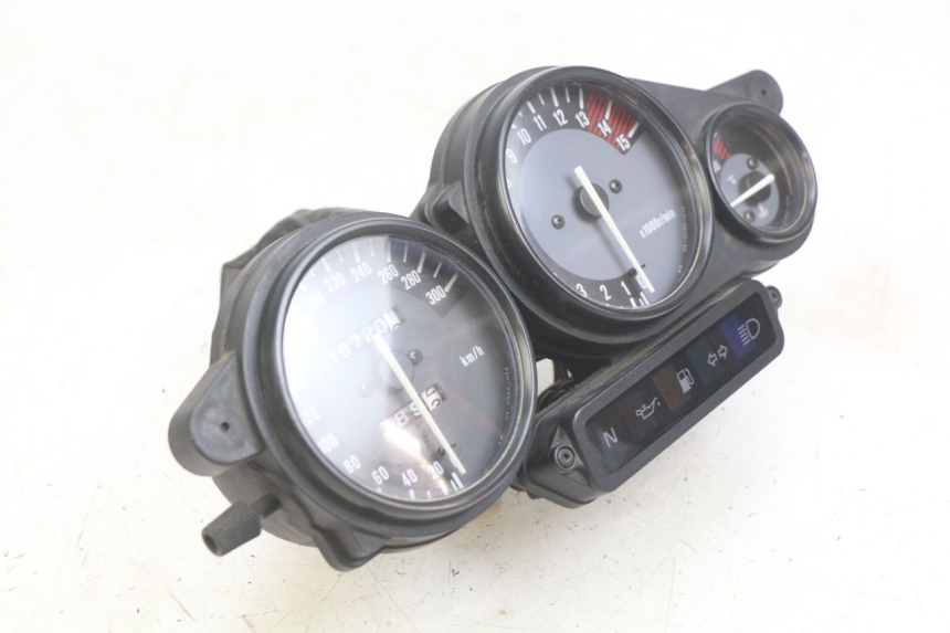 photo de TACHOMETER YAMAHA YZF R THUNDERCAT 600 (1996 - 2003) - Charakteristische Merkmale