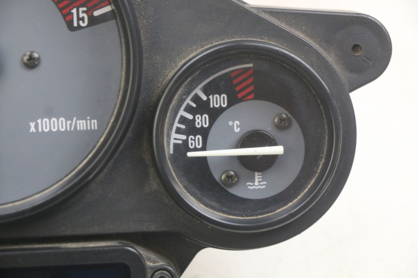 photo de TACHOMETER YAMAHA YZF R THUNDERCAT 600 (1996 - 2003) - Zoom auf Komponenten