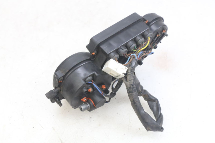 photo de TACHOMETER YAMAHA YZF R THUNDERCAT 600 (1996 - 2003) - Technische Nahaufnahme