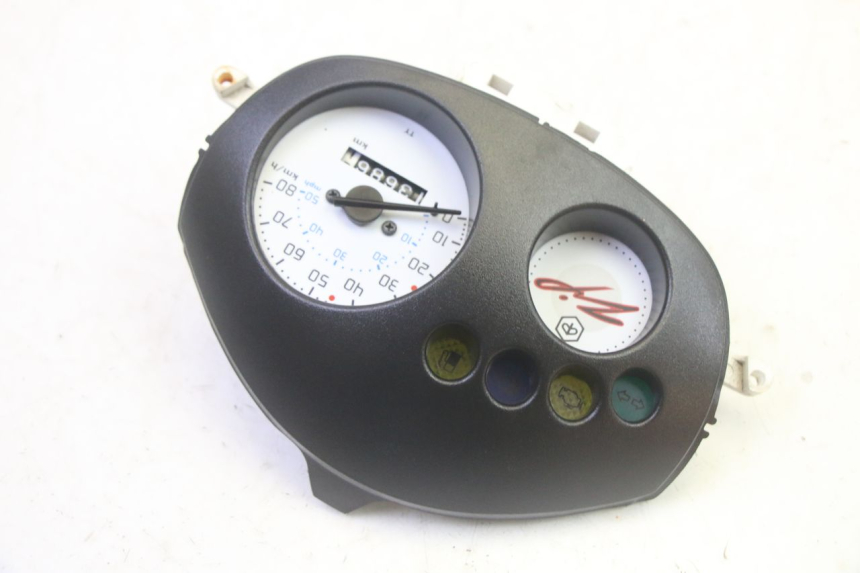 photo de TACHOMETER PIAGGIO ZIP 4T 50 (2018 - 2020) - Technische Nahaufnahme