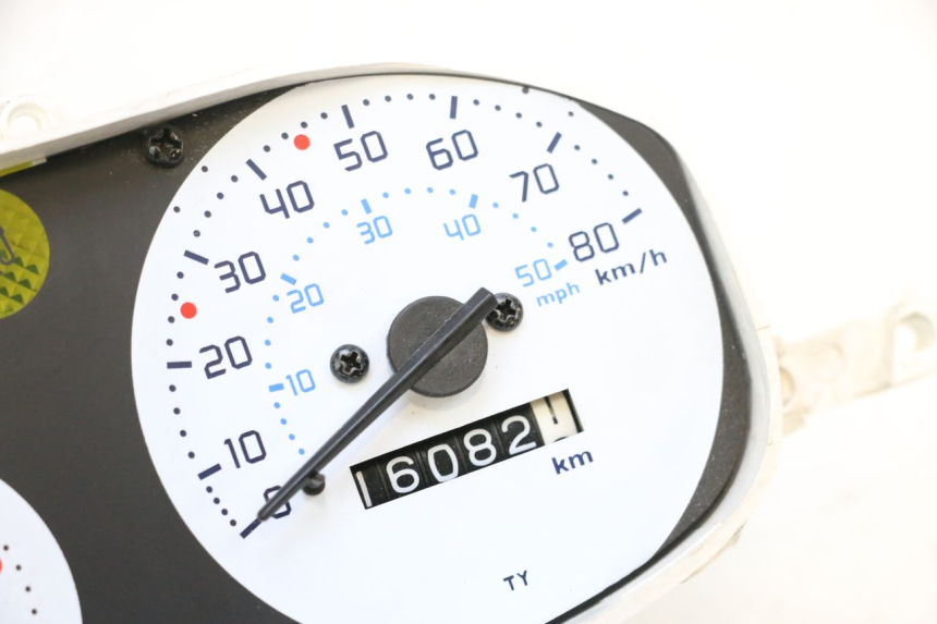 photo de TACHOMETER PIAGGIO ZIP 4T 50 (2018 - 2020) - Zoom auf Gebrauchszustand