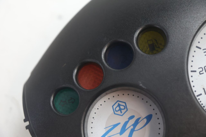 photo de TACHOMETER  PIAGGIO ZIP 4T 50 (2006 - 2017) - Detailansicht des Bauteils