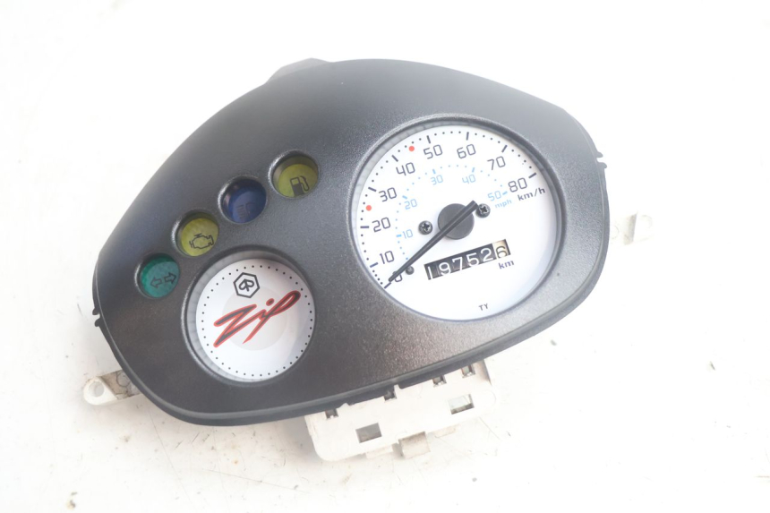 photo de TACHOMETER  PIAGGIO ZIP IGET 4T 50 (2021 - 2023) - Hauptansicht
