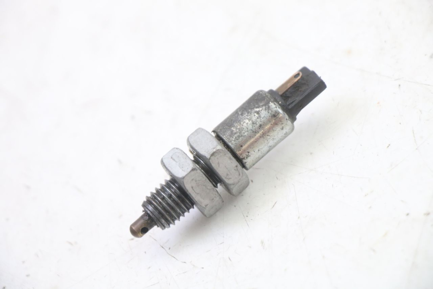 photo de BREMSLICHTSCHALTER HINTEN APRILIA CLASSIC 125 (1995 - 2001) - Detailansicht des Bauteils