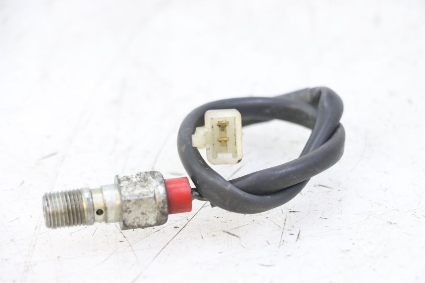 photo de BREMSLICHTSCHALTER HINTEN DERBI SENDA R X-TREME 50 (2006 - 2010) - Detailansicht des Bauteils