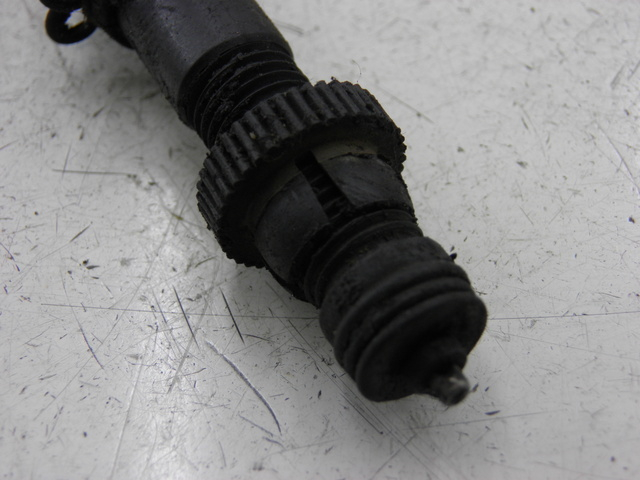 photo de BREMSLICHTSCHALTER HINTEN HONDA CB 500 (1993 - 1996) - Zoom auf Gebrauchszustand