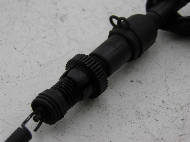 photo de BREMSLICHTSCHALTER HINTEN HONDA CB SEVEN FITTY 750 (1992 - 2003) - Technische Nahaufnahme