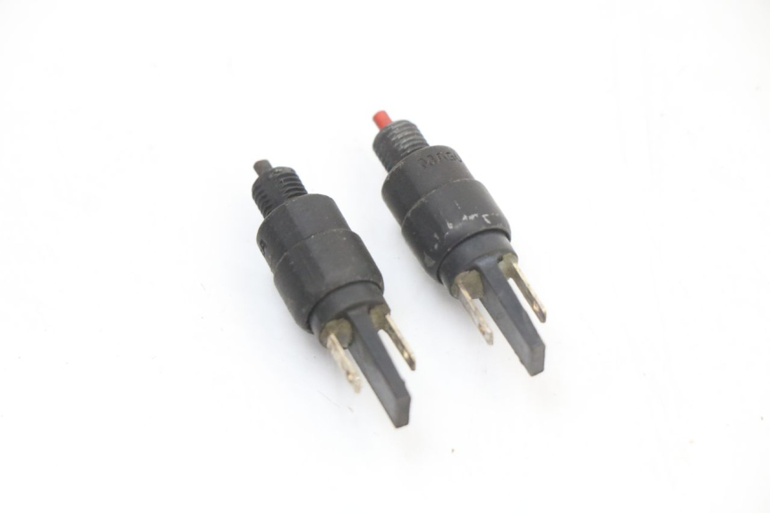 photo de BREMSLICHTSCHALTER HINTEN PIAGGIO LIBERTY 4T 50 (2018 - 2021) - Detailansicht des Bauteils