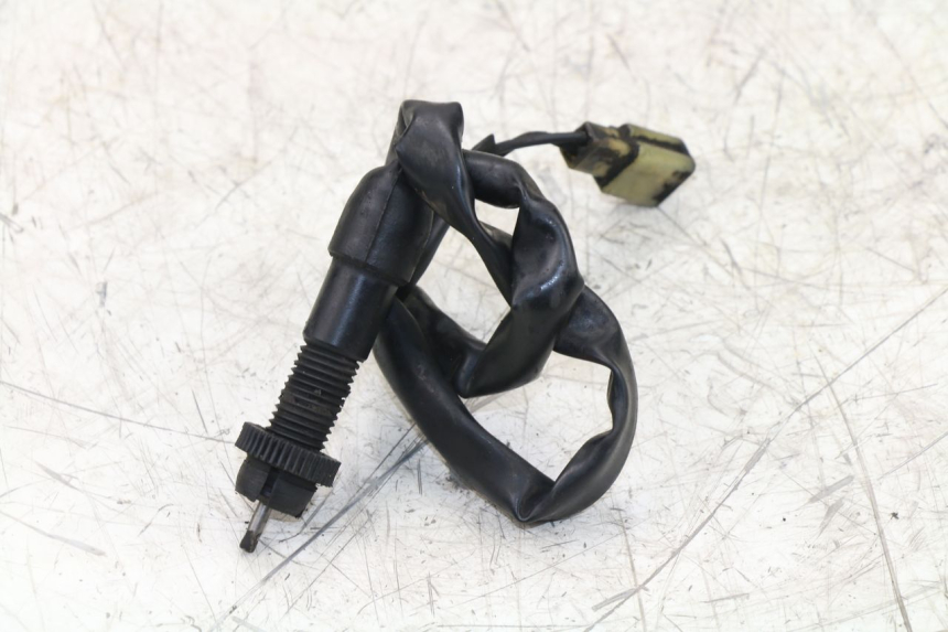 photo de BREMSLICHTSCHALTER HINTEN HONDA NTV REVERSE 650 (1993 - 1994) - Detailansicht des Bauteils