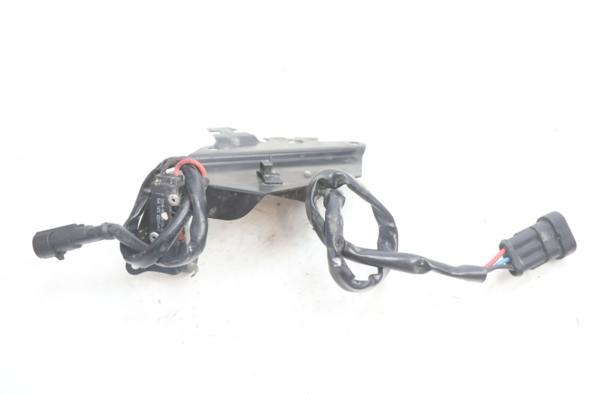 photo de BREMSLICHTSCHALTER HINTEN CAN-AM SPYDER RS 1000 (2008 - 2012) - Zoom auf Gebrauchszustand