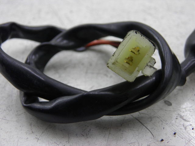 photo de BREMSLICHTSCHALTER HINTEN SUZUKI SV S ABS 650 (2003 - 2009) - Zoom auf Gebrauchszustand