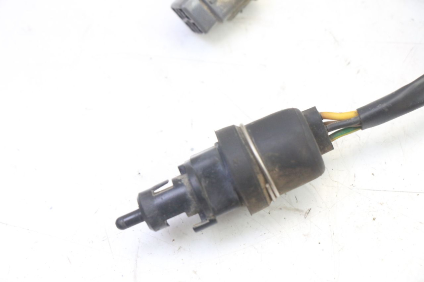 photo de BREMSLICHTSCHALTER HINTEN YAMAHA YFM BRUIN 350 (2003 - 2009) - Zoom auf Gebrauchszustand