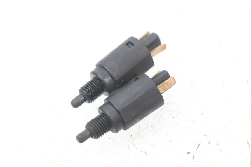 photo de BREMSLICHTSCHALTER PIAGGIO BEVERLY 125 (1998 - 2005) - Hauptansicht