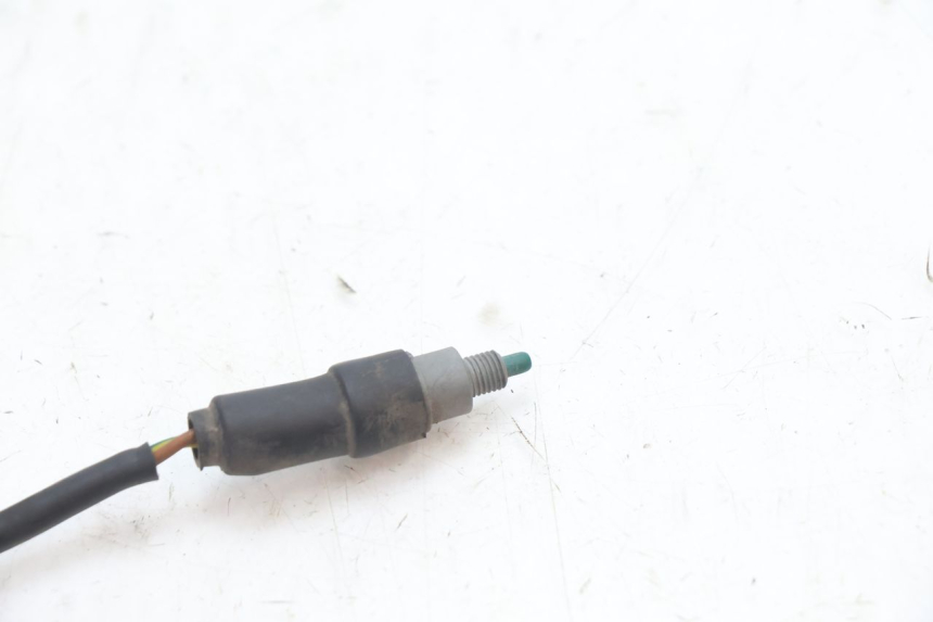 photo de STOP-LICHTSCHALTER MBK BOOSTER SPIRIT 50 (2004 - 2017) - Zoom auf Gebrauchszustand