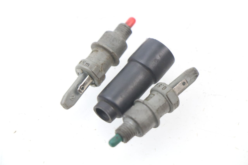 photo de BREMSLICHTSCHALTER YAMAHA BW'S 50 (1999 - 2003) - Detailansicht des Bauteils