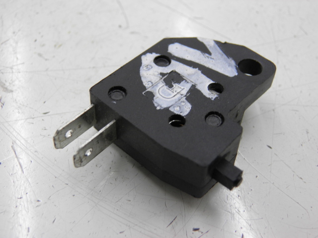 photo de BREMSLICHTSCHALTER RECHTS BAOTIAN TRAVEL SPIRIT 50 (2010 - 2012) - Hauptansicht