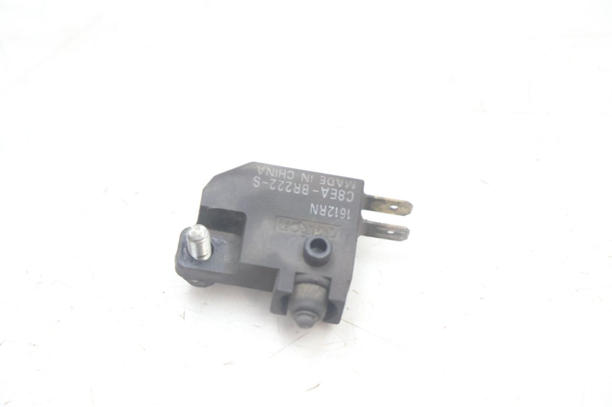 photo de BREMSLICHTSCHALTER RECHTS SUZUKI BURGMAN EXECUTIVE ABS 650 (2006 - 2012) - Alternative Perspektive