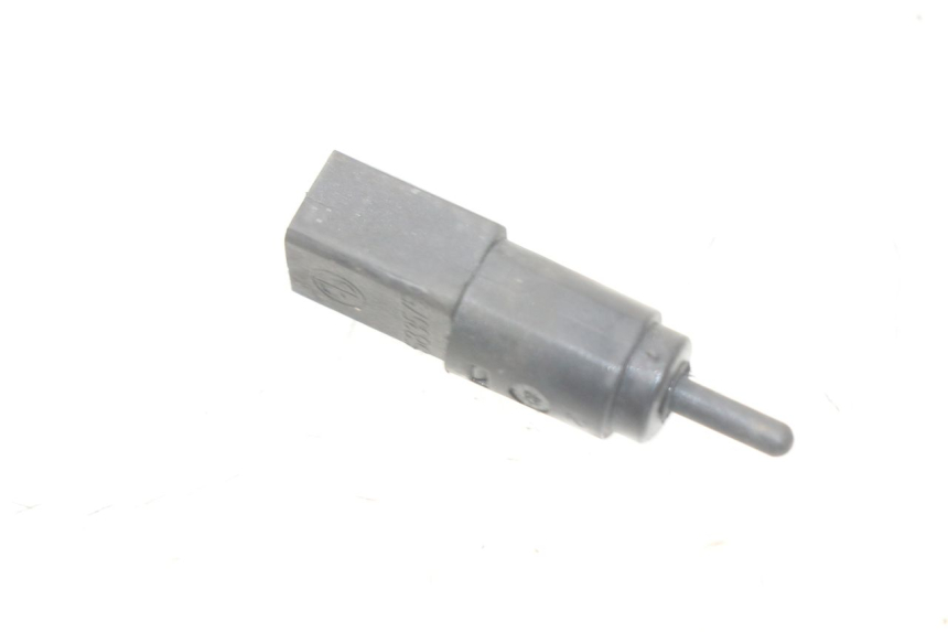 photo de BREMSLICHTSCHALTER RECHTS PIAGGIO CARNABY 125 (2007 - 2011) - Hauptansicht