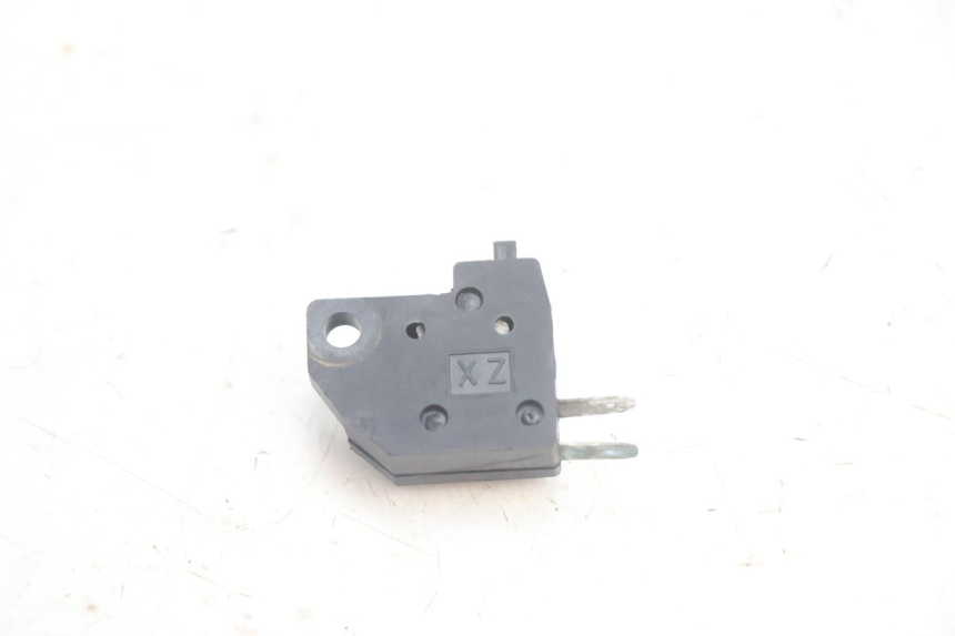 photo de BREMSLICHTSCHALTER RECHTS CF MOTO E-CHARM 125 (2005 - 2008) - Hauptansicht