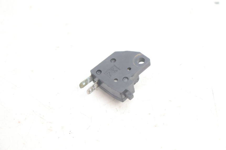photo de BREMSLICHTSCHALTER RECHTS CF MOTO E-CHARM 125 (2005 - 2008) - Detailansicht des Bauteils