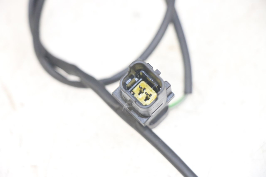 photo de BREMSLICHTSCHALTER RECHTS PEUGEOT GEOPOLIS RS 125 (2007 - 2009) - Zoom auf Gebrauchszustand