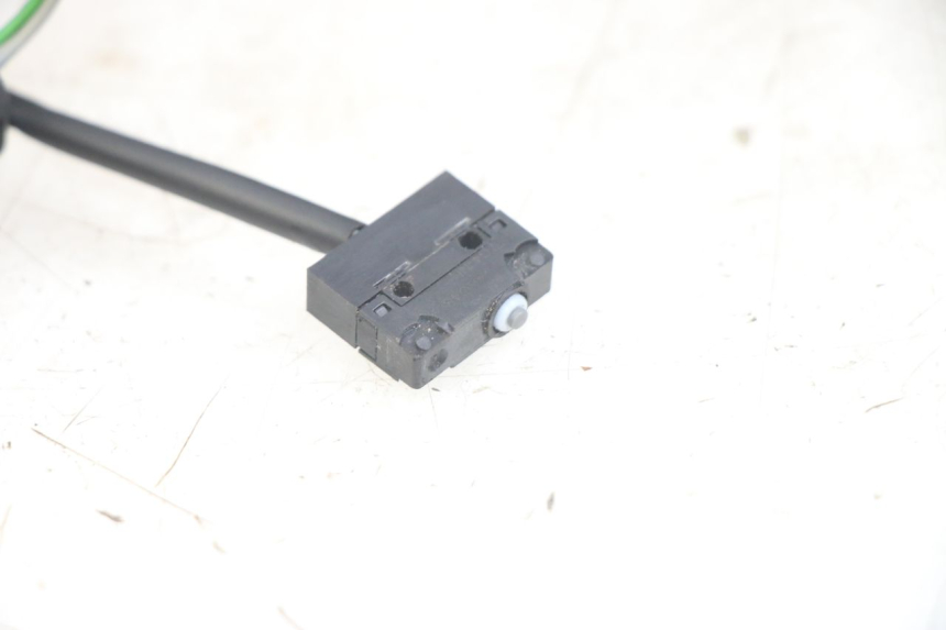 photo de BREMSLICHTSCHALTER RECHTS PEUGEOT GEOPOLIS RS 125 (2007 - 2009) - Alternative Perspektive