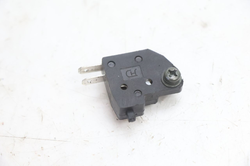 photo de BREMSLICHTSCHALTER RECHTS EUROCKA GTR 50 (2007 - 2017) - Detailansicht des Bauteils