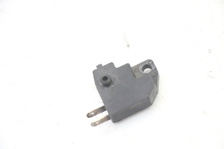 photo de BREMSLICHTSCHALTER RECHTS PEUGEOT KISBEE 2T 50 (2010 - 2017) - Alternative Perspektive