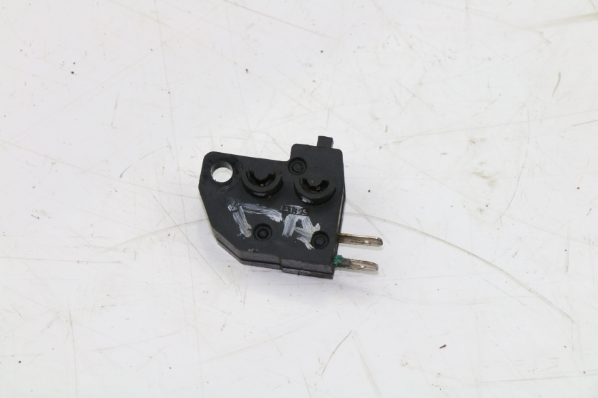 photo de BREMSLICHTSCHALTER RECHTS KAWASAKI KVF EPS 4X4 BRUTE FORCE 750 (2012 - 2017) - Technische Nahaufnahme