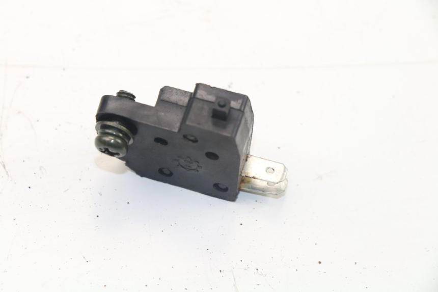 photo de BREMSLICHTSCHALTER RECHTS SAMPO LY50QT-21 50 (2009 - 2014) - Zoom auf Gebrauchszustand