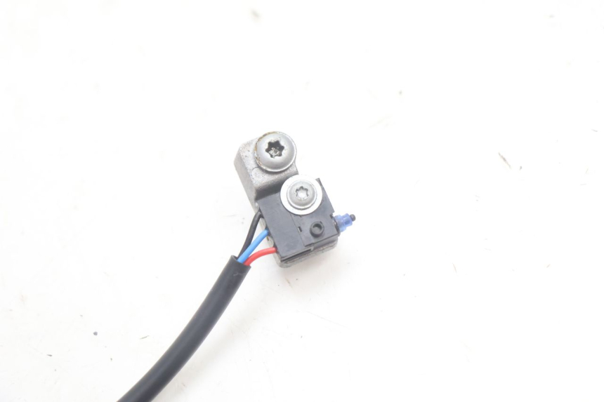 photo de BREMSLICHTSCHALTER RECHTS PIAGGIO MP3 HPE 530 (2022 - 2026) - Detailansicht des Bauteils