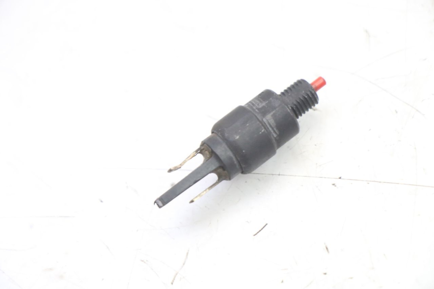 photo de BREMSLICHTSCHALTER RECHTS PIAGGIO NEW TYPHOON 50 (2018 - 2021) - Zoom auf Gebrauchszustand