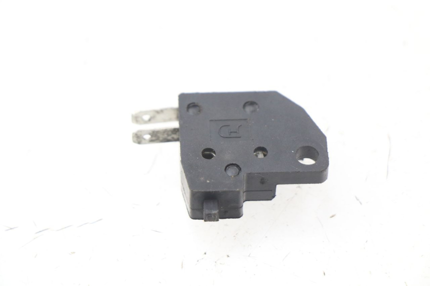 photo de BREMSLICHTSCHALTER RECHTS SYM ORBIT 2 4T 50 (2018 - 2022) - Zoom auf Gebrauchszustand