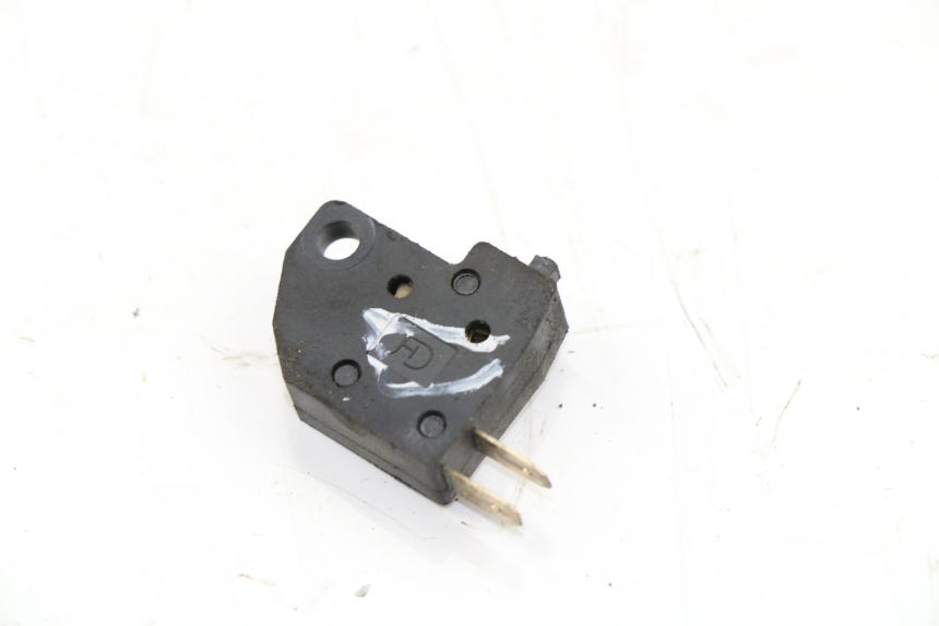 photo de BREMSLICHTSCHALTER RECHTS SYM ORBIT 2 50 (2008 - 2014) - Zoom auf Gebrauchszustand