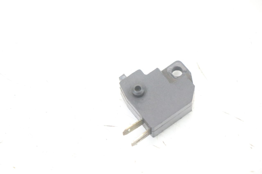 photo de BREMSLICHTSCHALTER RECHTS PEUGEOT KISBEE 2T 50 (2010 - 2017) - Zoom auf Gebrauchszustand