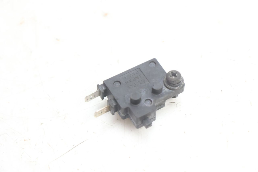 photo de BREMSLICHTSCHALTER RECHTS HONDA VFR FI RC46 800 (1998 - 2001) - Detailansicht des Bauteils