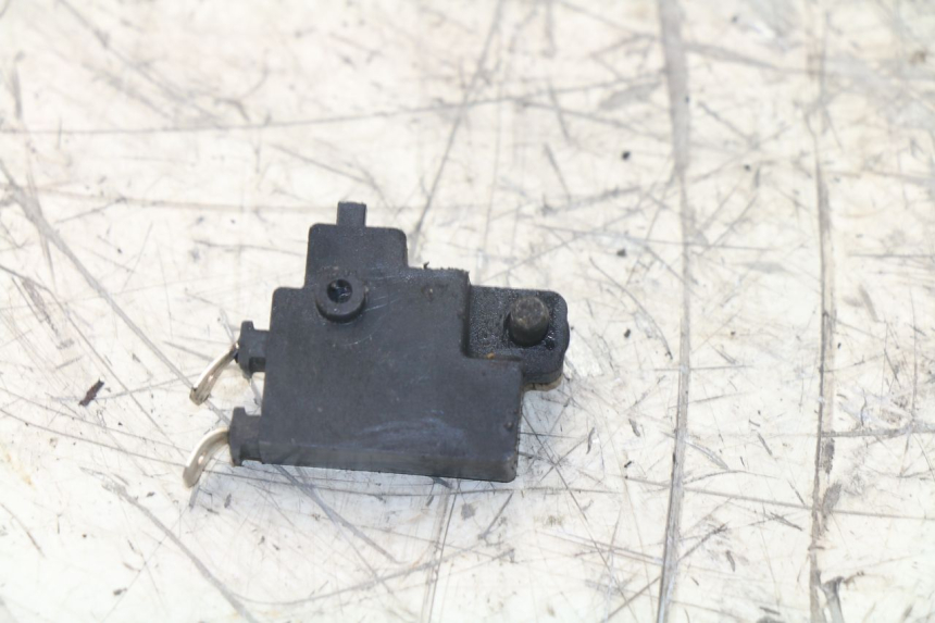 photo de BREMSLICHTSCHALTER RECHTS HONDA VFR 750 (1994 - 1997) - Zoom auf Gebrauchszustand