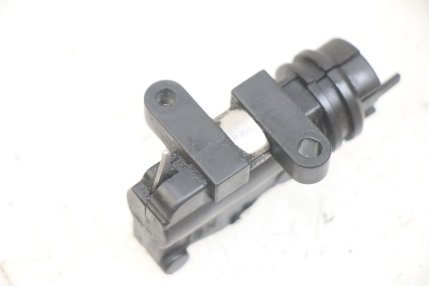 photo de BREMSLICHTSCHALTER RECHTS YAMAHA XJN DIVERSION 600 (2000 - 2003) - Alternative Perspektive