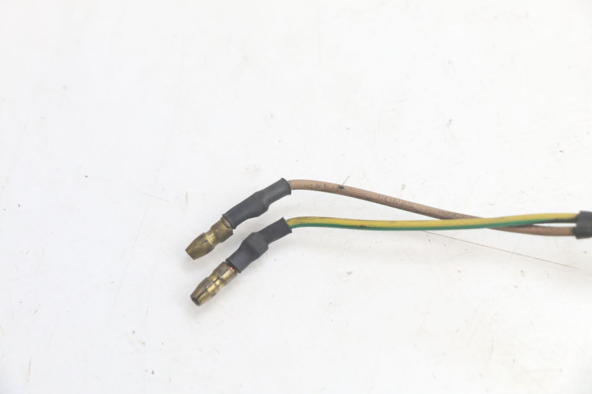 photo de BREMSLICHTSCHALTER RECHTS YAMAHA YP MAJESTY 125 (1998 - 2001) - Detailansicht des Bauteils