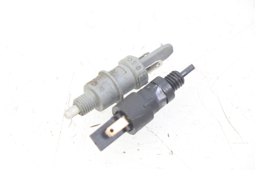 photo de BREMSLICHTSCHALTER PEUGEOT E-VIVACITY 1 (2012 - 2018) - Hauptansicht