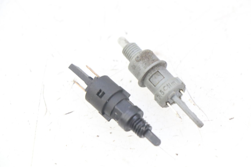 photo de BREMSLICHTSCHALTER PEUGEOT E-VIVACITY 1 (2012 - 2018) - Detailansicht des Bauteils