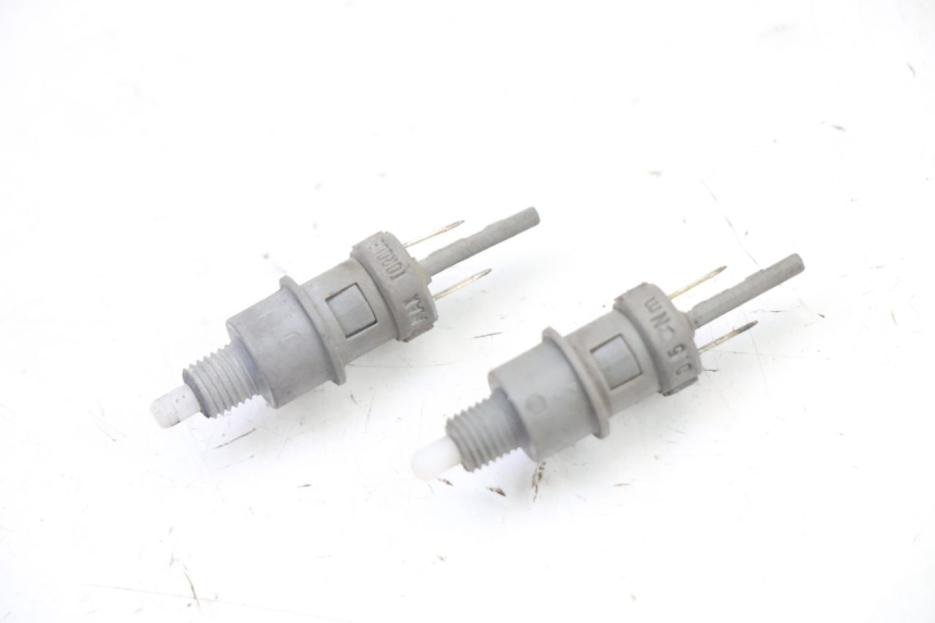 photo de BREMSLICHTSCHALTER PEUGEOT ELYSEO 125 (1999 - 2004) - Hauptansicht