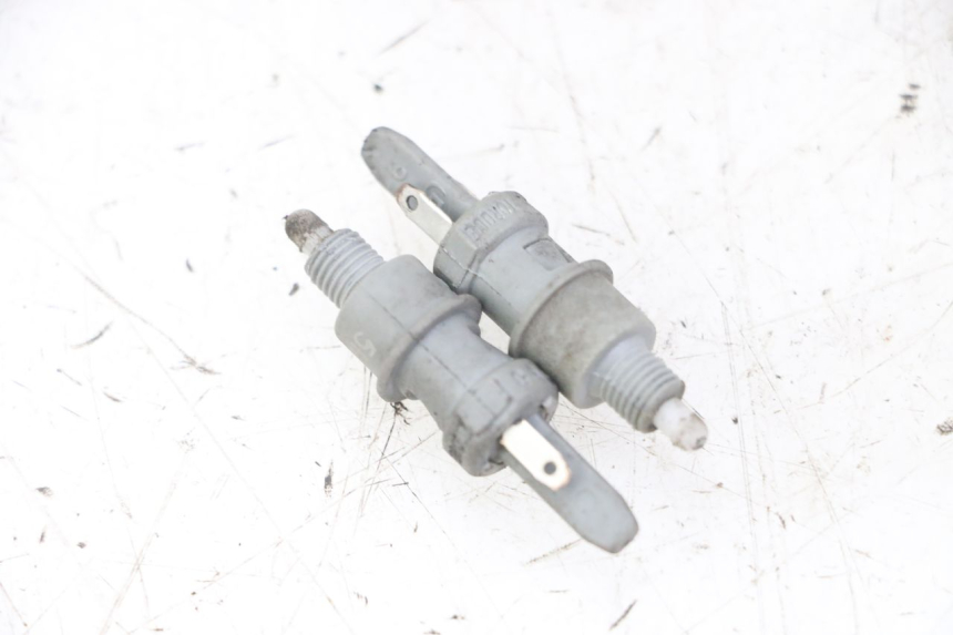 photo de BREMSLICHTSCHALTER PEUGEOT ELYSTAR 125 (2002 - 2007) - Detailansicht des Bauteils