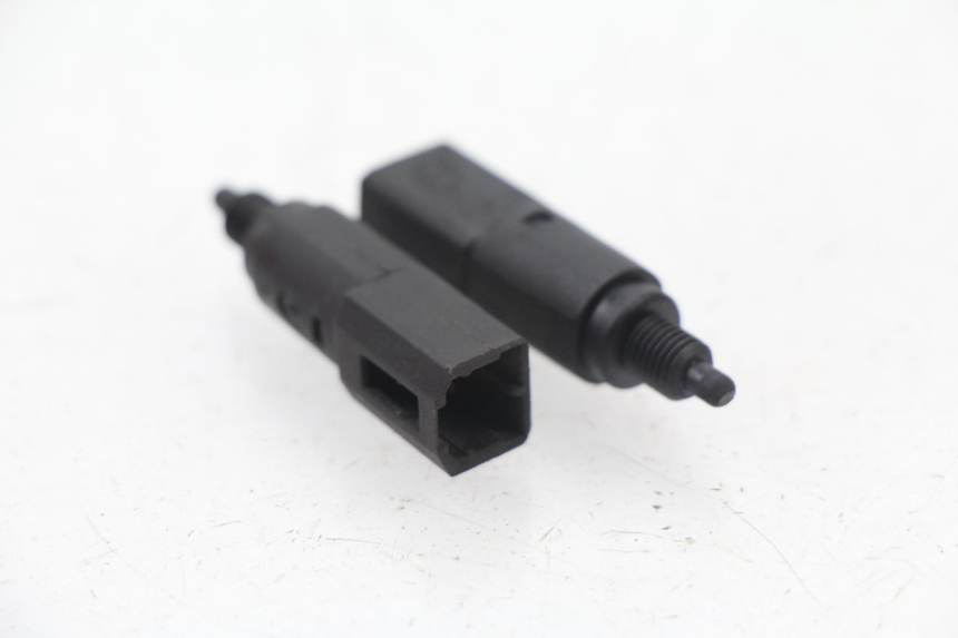 photo de BREMSLICHTSCHALTER PIAGGIO FLY 2T 50 (2004 - 2017) - Hauptansicht