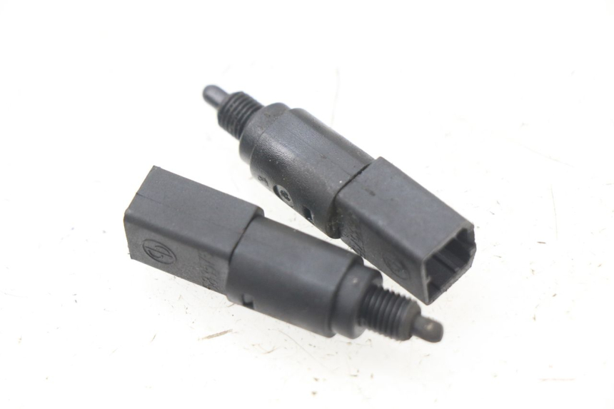 photo de BREMSLICHTSCHALTER PIAGGIO FLY 2T 50 (2004 - 2017) - Hauptansicht