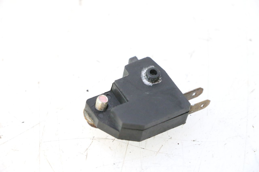 photo de BREMSLICHTSCHALTER LINKS CF MOTO E-CHARM 125 (2005 - 2008) - Zoom auf Gebrauchszustand